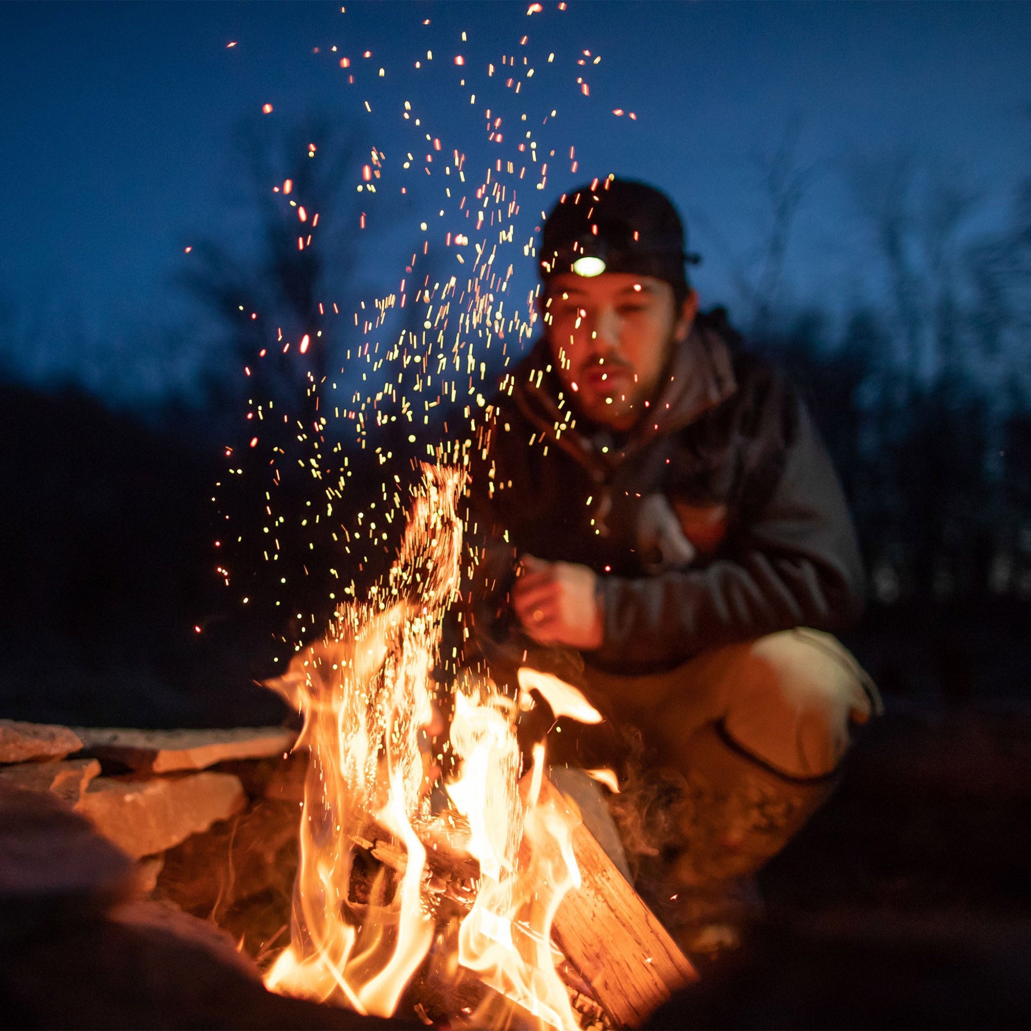 Ledlenser_Fire_Outdoor_Campfire_Rockhouse9.jpg